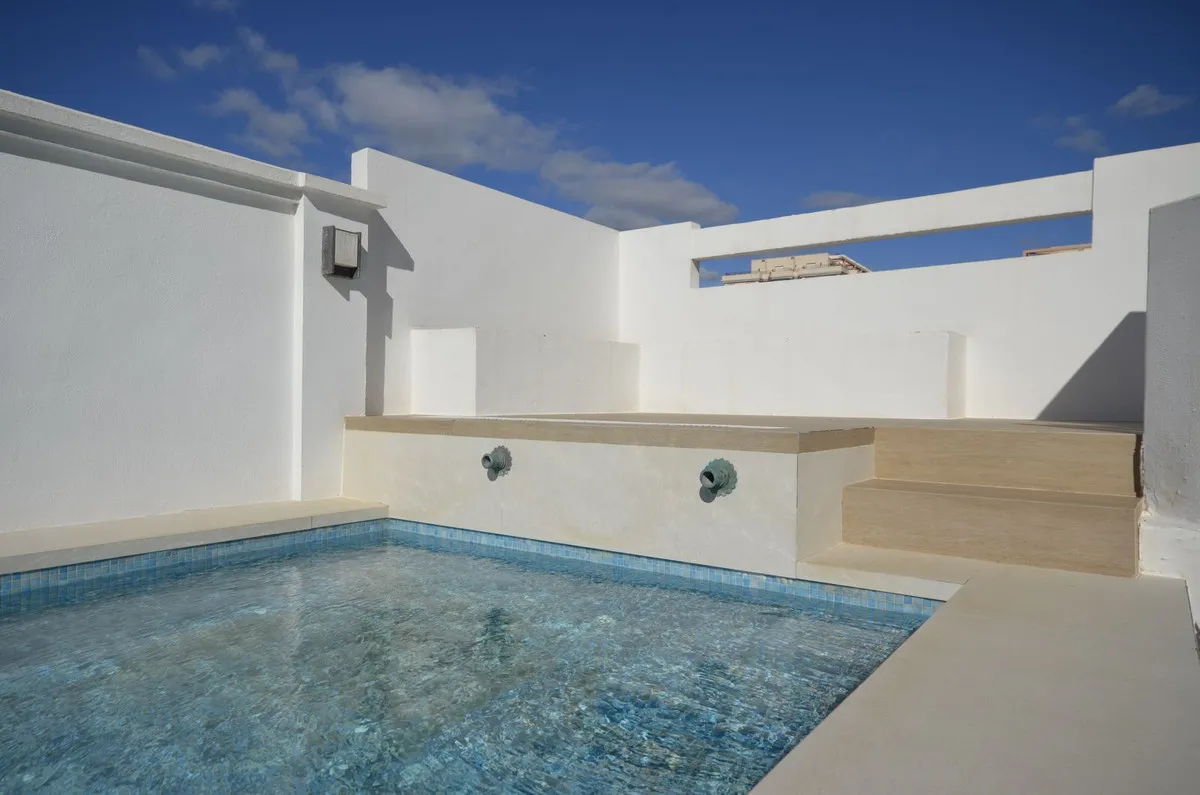 0e058f7b-0a99-407d-9725-76ef6a4861e7