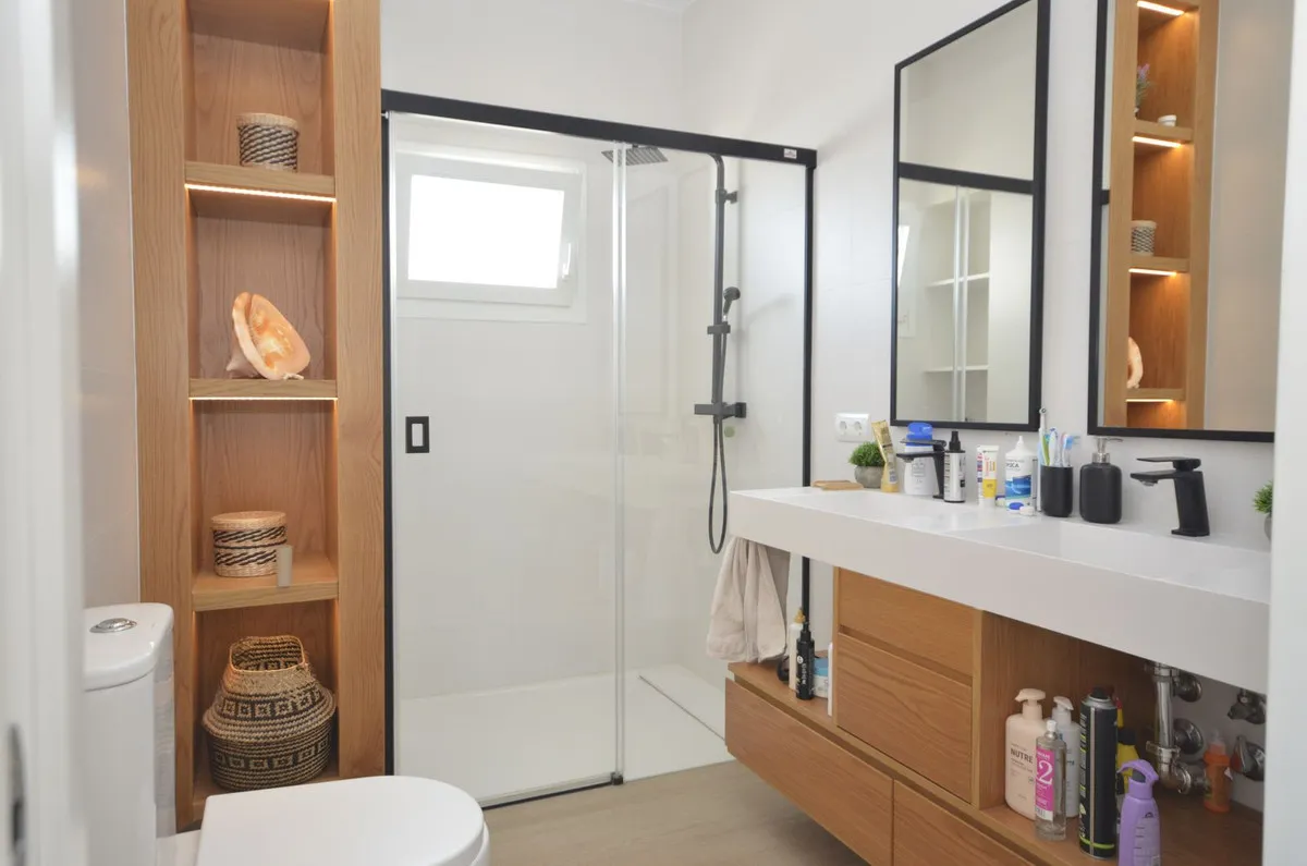 15bd086d-3937-4e00-8b6e-017b71540d1f