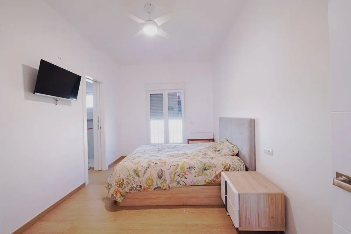 b64e71d1-911d-4536-afe2-01680e71ad8f