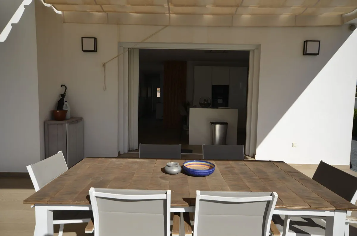 b96d4033-8bf9-44a7-aa98-c5b3dc9e4cc1