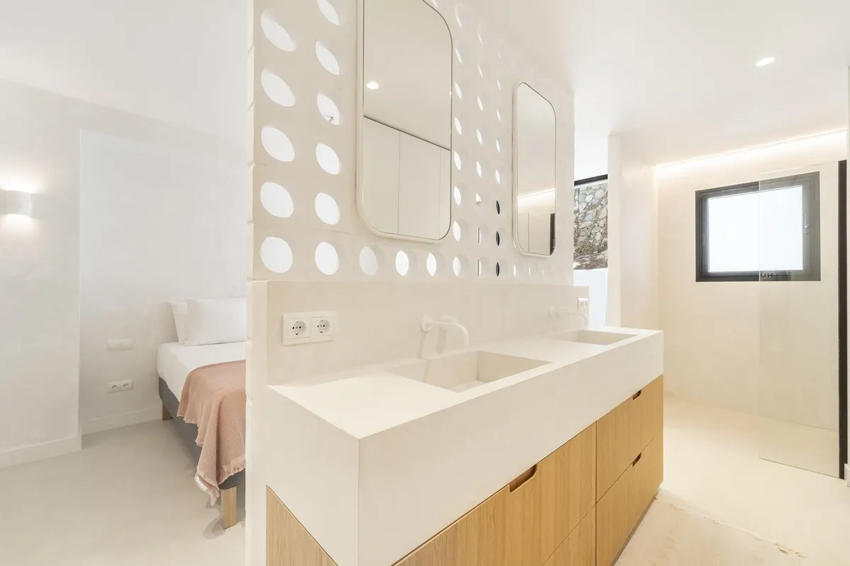 8d25e8ad-0bef-4095-854b-93f9621bce2e