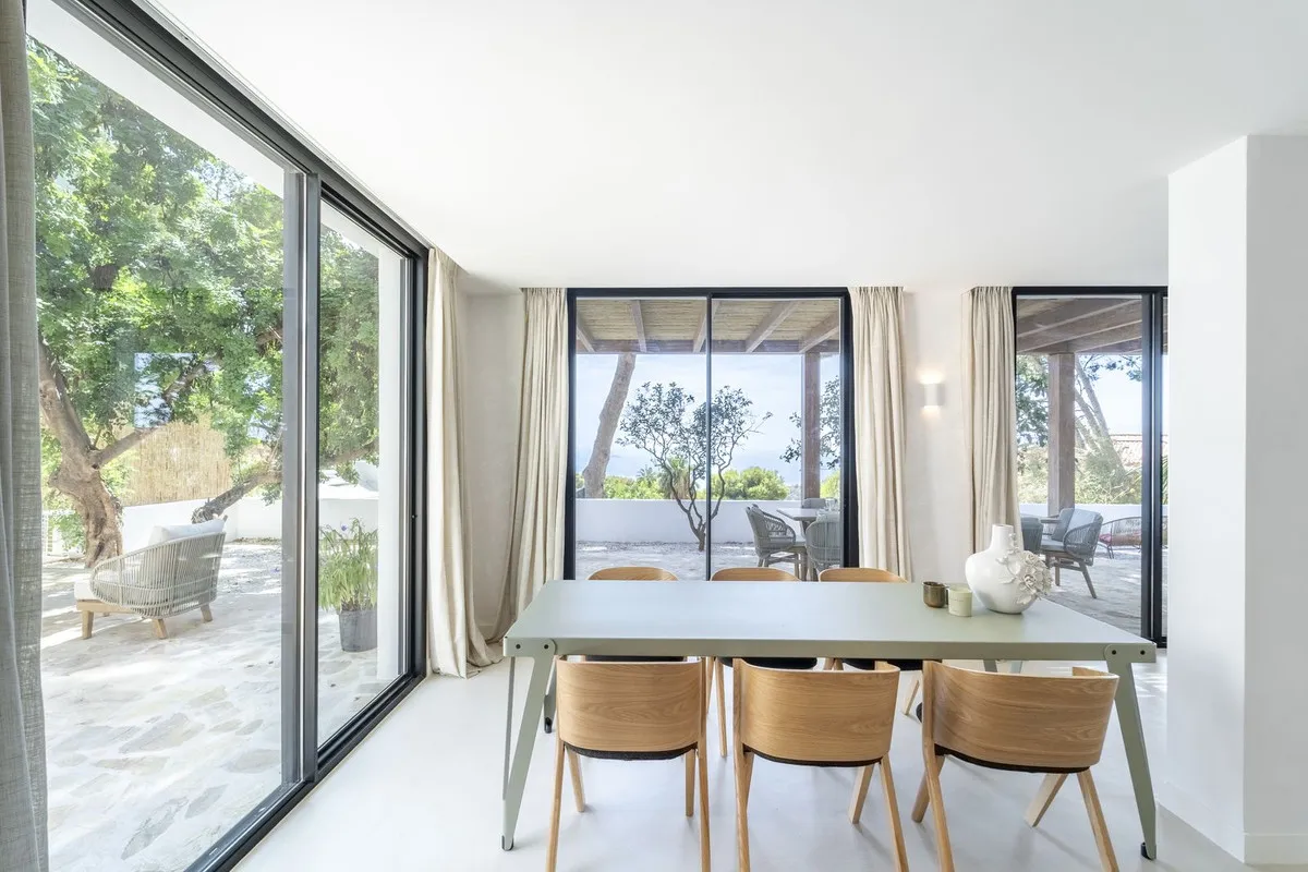 f3483d13-957c-4001-be5f-68ffbf7a63de