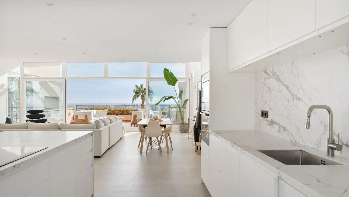 34f5e992-6a24-4dd3-b84b-09b058311fdd