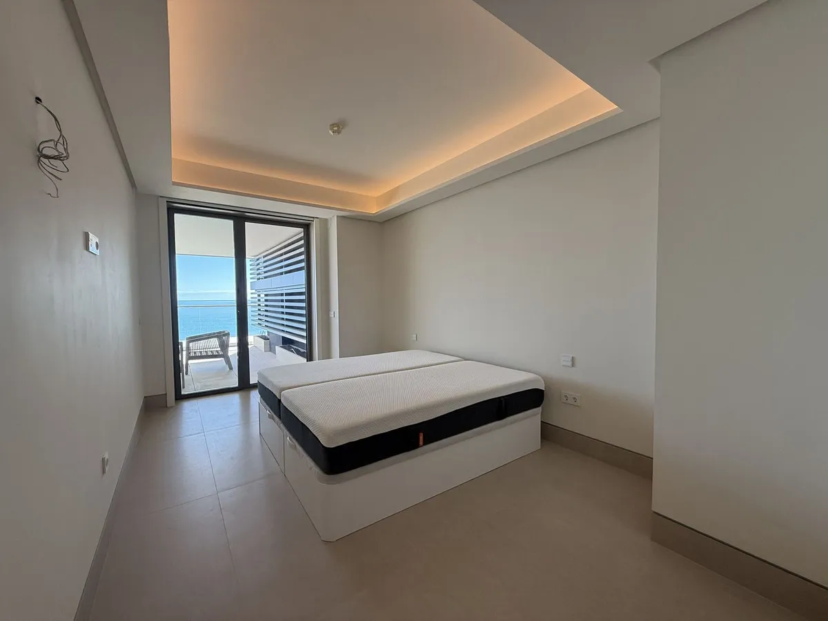 4f84daae-305b-4a9e-8274-831e2b37c683