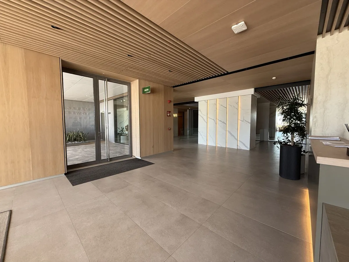 db8428b9-973d-4e6a-bc71-fb32b6532e94