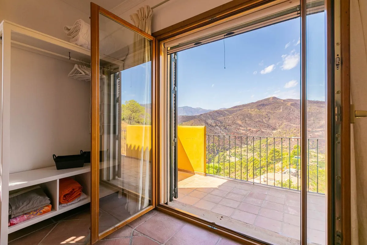 0f2b718c-3ef1-4262-8cb1-2b368aa41c39