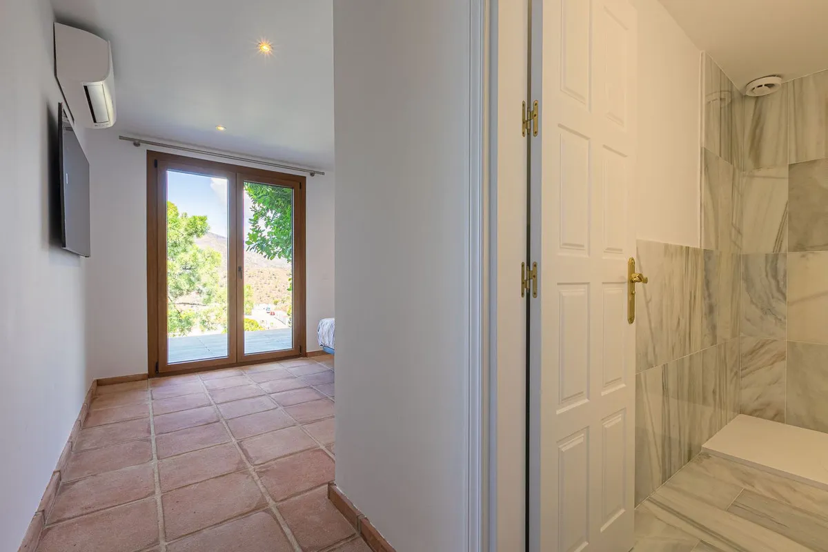 2b492f95-af70-45d6-9e5e-04a286e0bef1