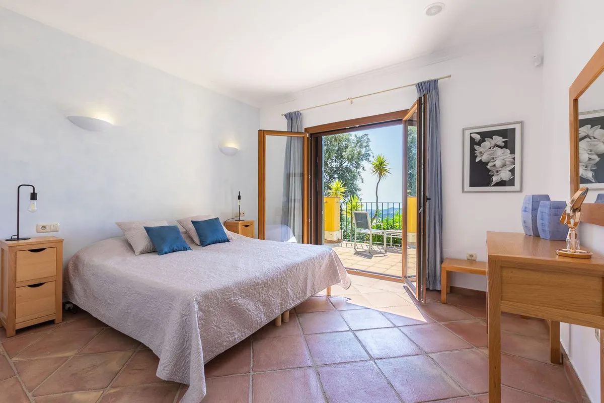 30a5741d-ca6e-4b8a-b74d-0d8346806841