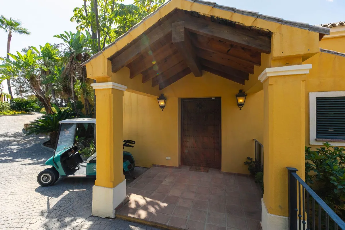 3edf67e2-fd3c-45c5-9fb0-7a777ae30e40