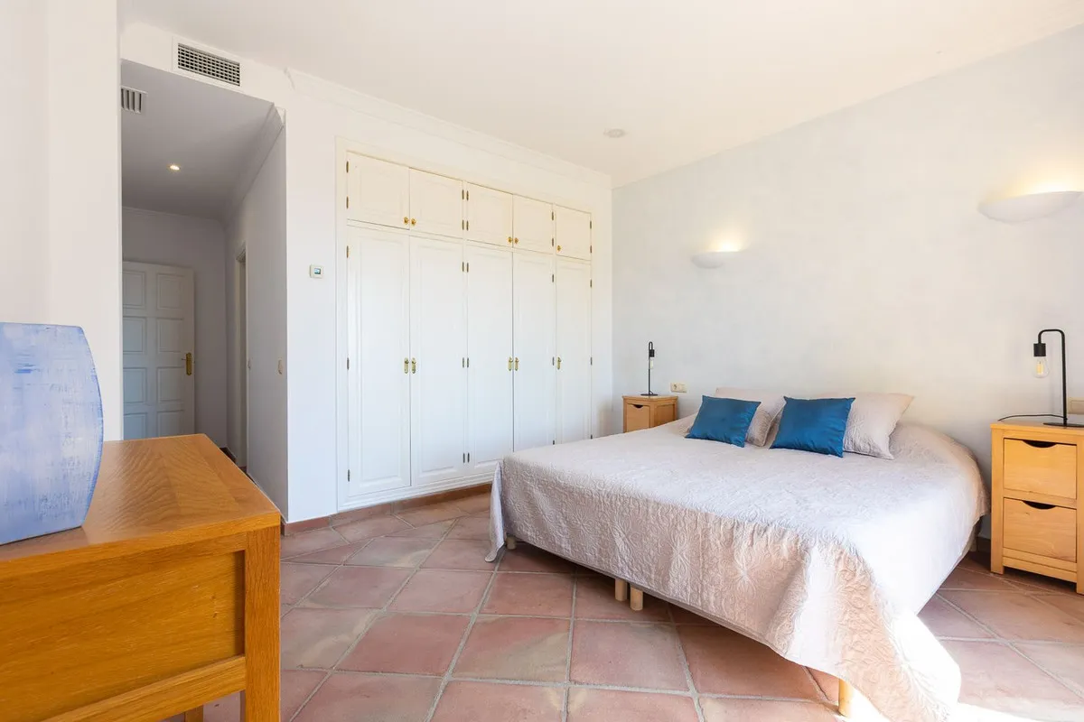 44d96848-35f6-442a-82e8-7cc7bd8c5520