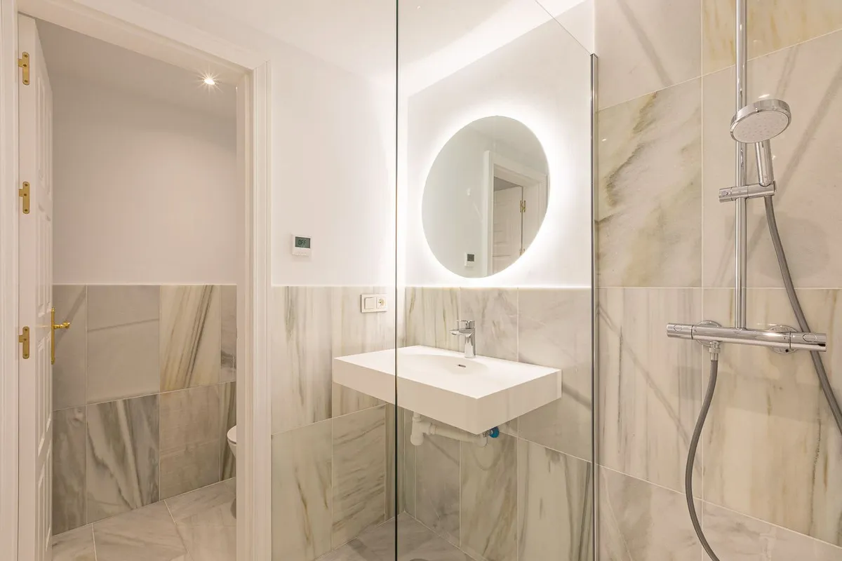 51684160-59e2-48f2-bd18-1a955d2c1a12