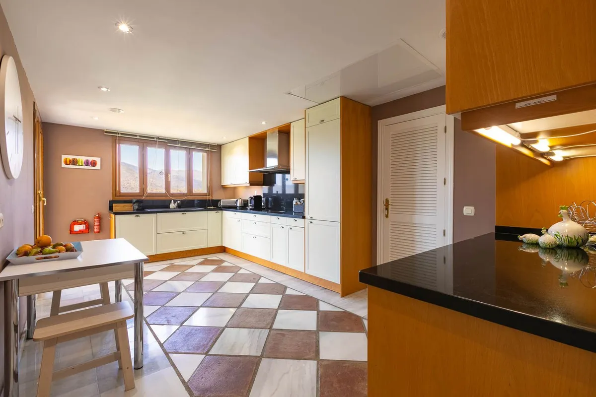 8d4d84ad-ee00-4761-9556-27c3a5d6a604