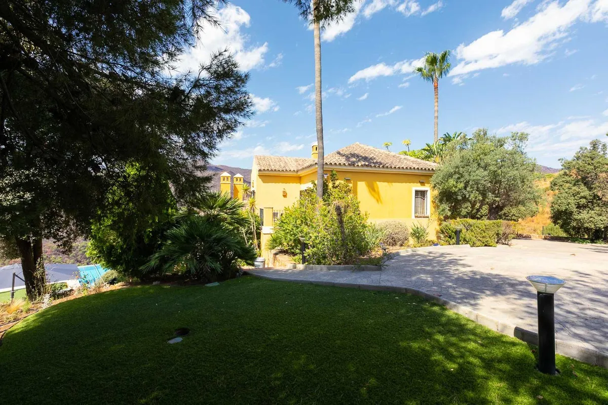 a90d4a6b-a0df-4c71-a88a-c944b5926a1b