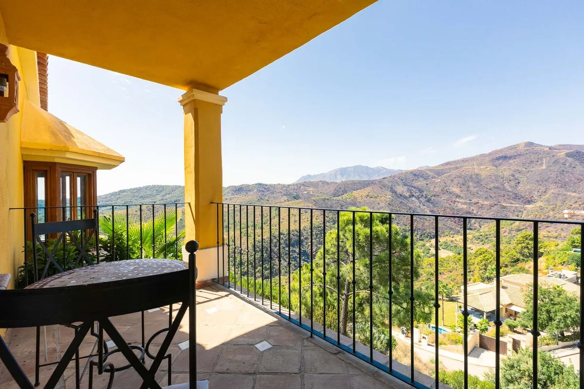 bca10eba-cadc-433e-93de-324eafcc3052