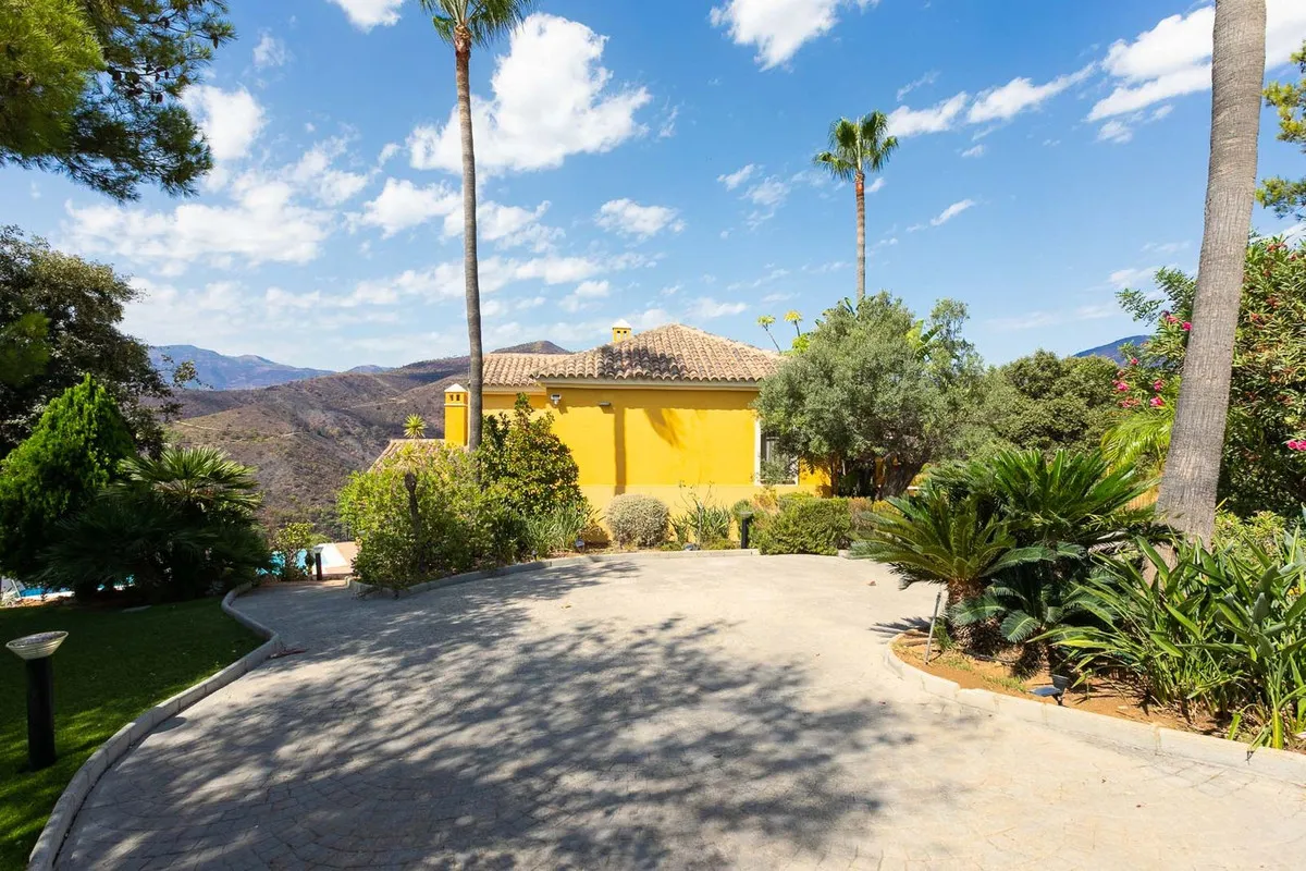 c3cc126f-72ab-41ed-8760-b83b889e6f6a