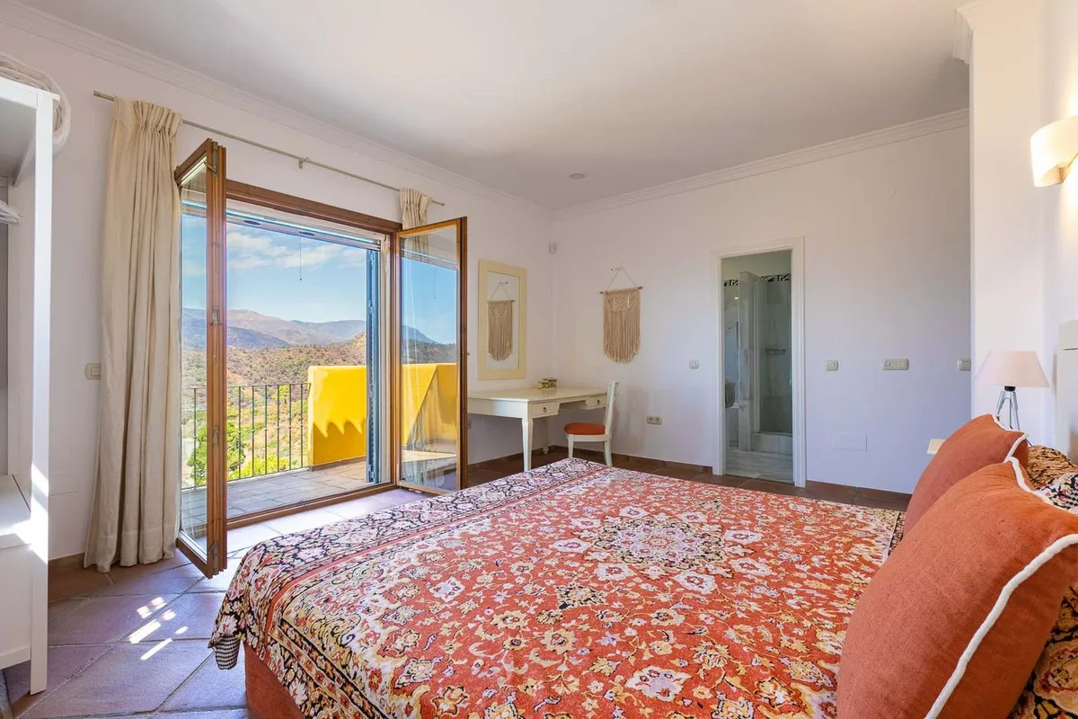 cedd84c3-64c8-43c8-9370-27acc923fa25