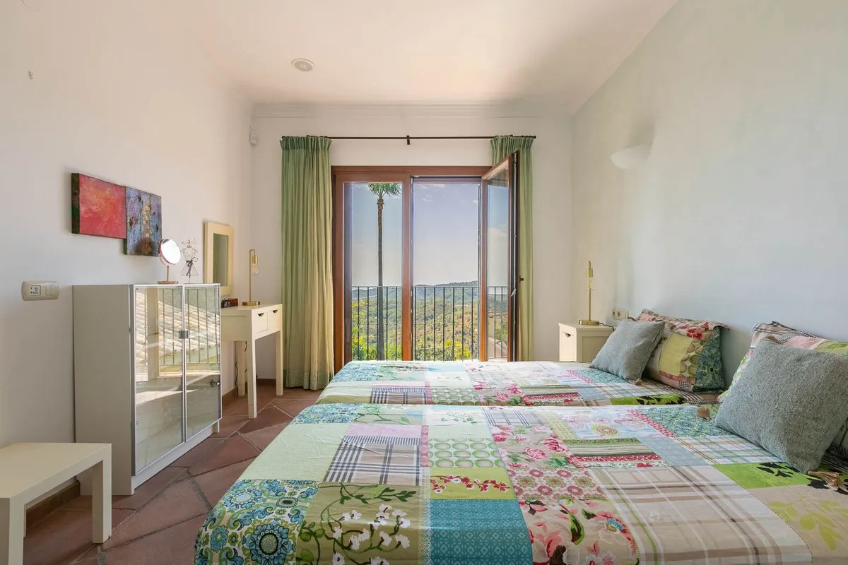 dde082da-d1c1-4bb5-97a6-61f0930d6983