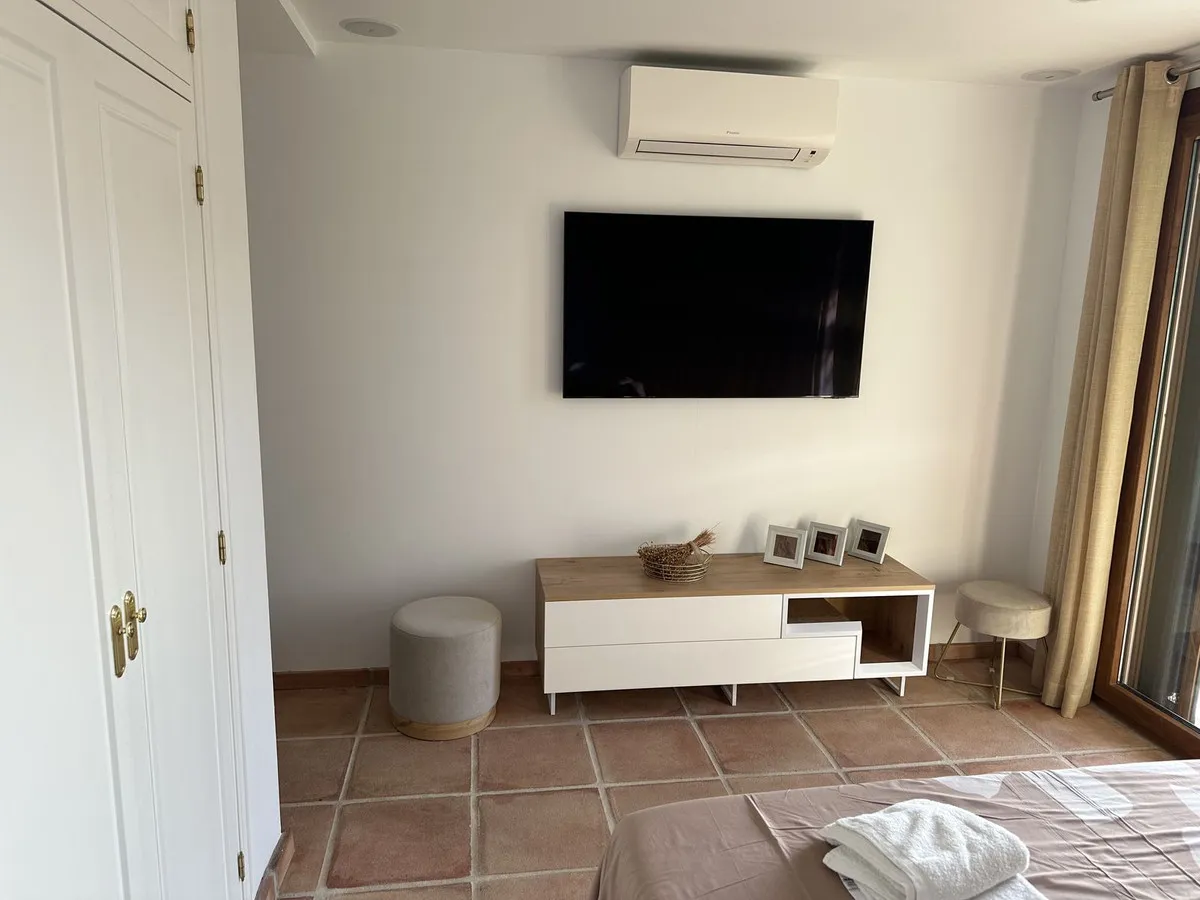 ea44ba69-3d8c-48dd-88f1-5c5e2863539b