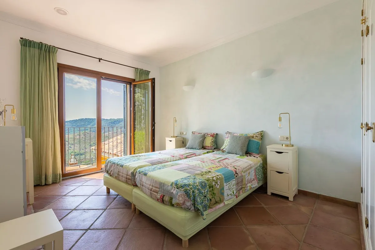 f4667806-20bb-4a40-bd9f-03d3e93ad8fe