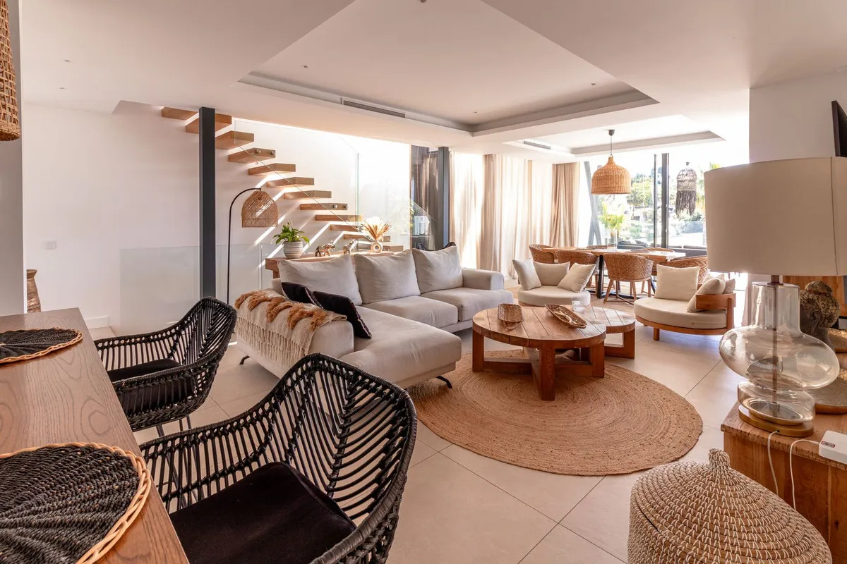 0a455a7f-5dd2-4bfd-83fc-ef6b58a1eed6