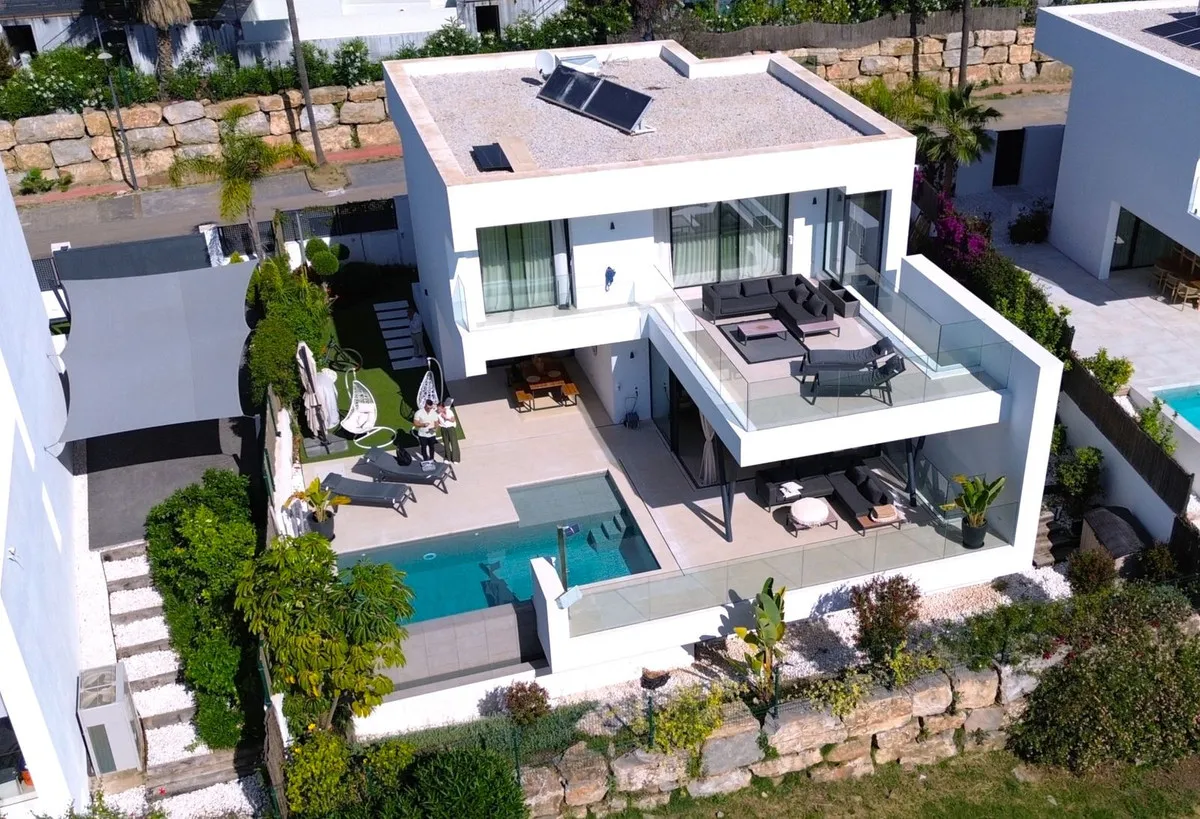 3475939f-9d8c-4c01-8c2e-b55329e57355