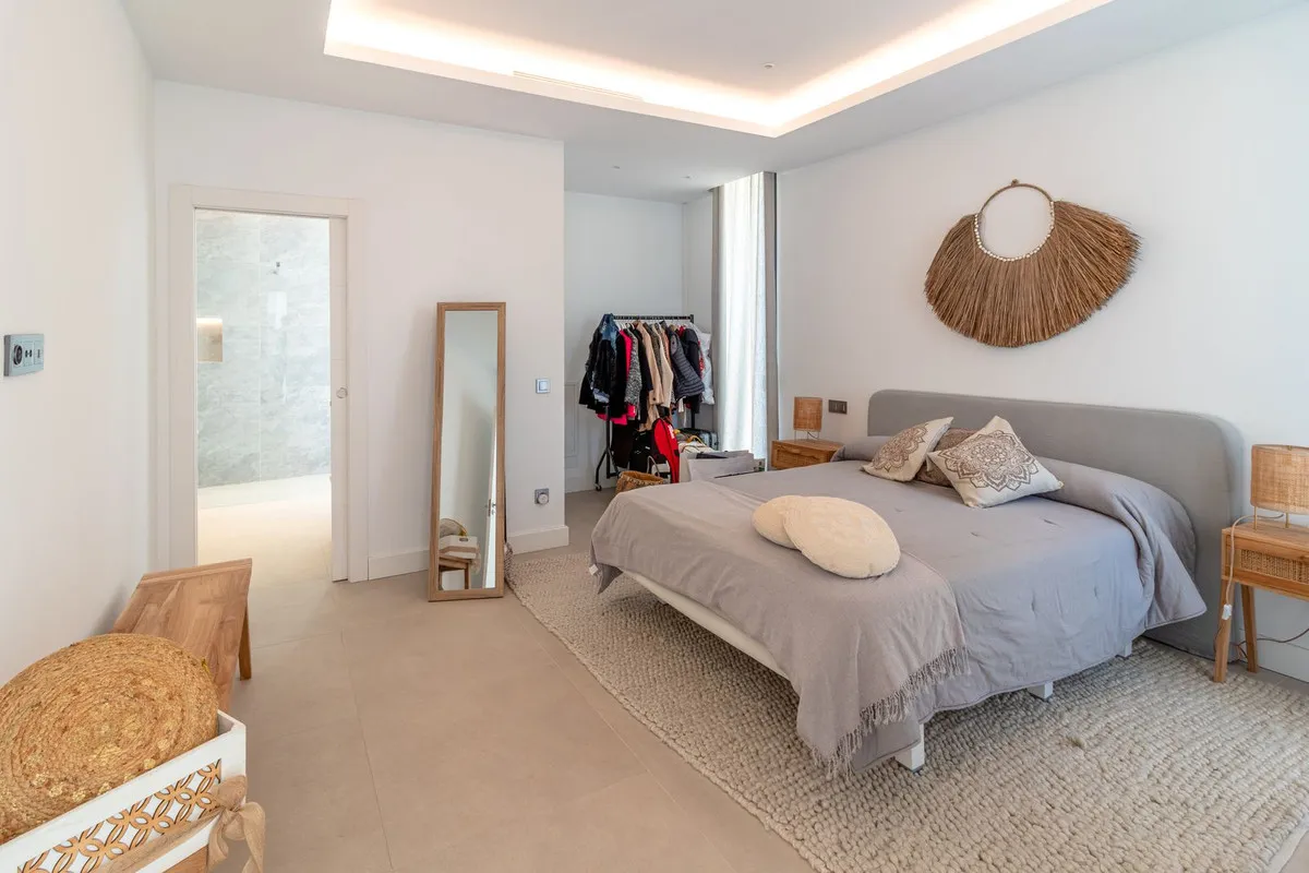 5491172d-4fc6-4ad4-9f0f-f14be97d30c2