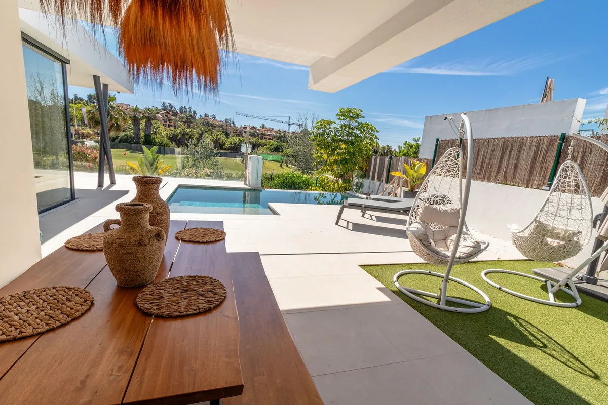 8b38b624-cab7-49ee-bc44-eb7b2861b45e