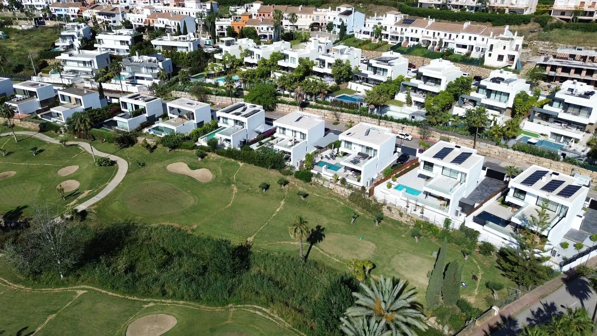 96ca9aa0-bb3a-4790-aa4d-67b6d32e3398