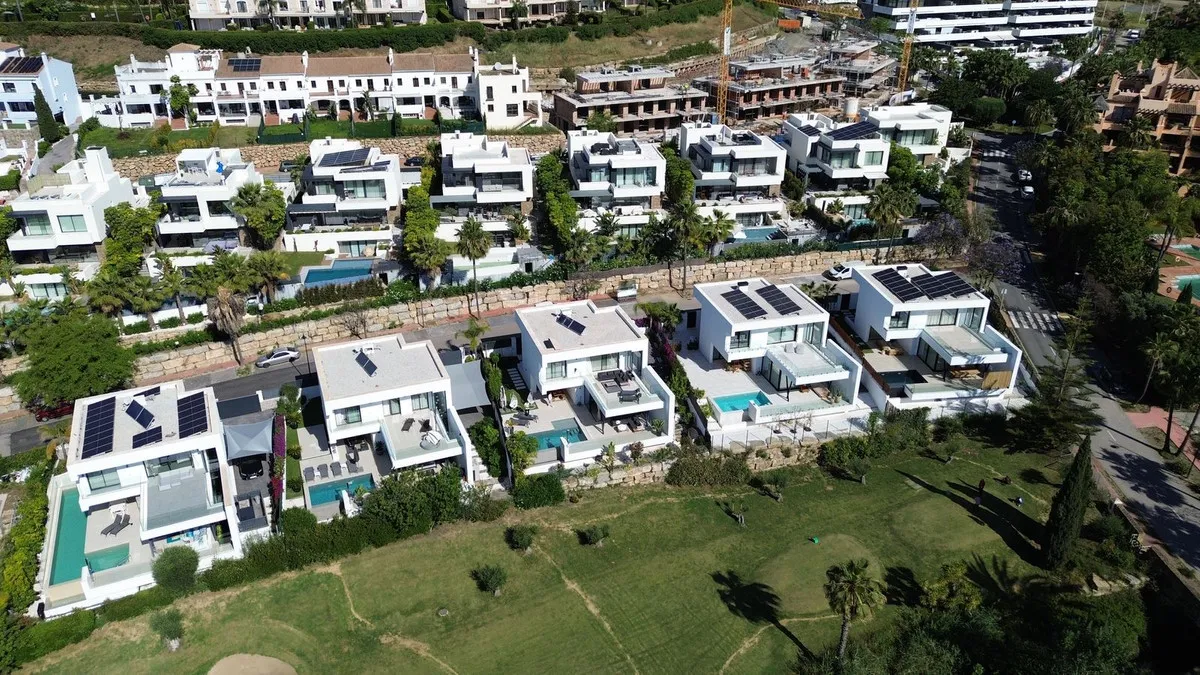 b212131e-f0f0-41b4-8895-041557d33779