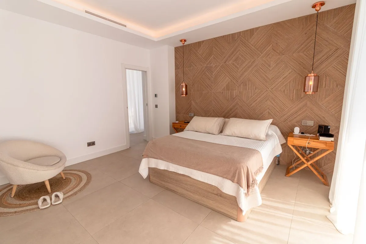 b3de8b43-a960-48ba-b3cc-f581ff0c6518