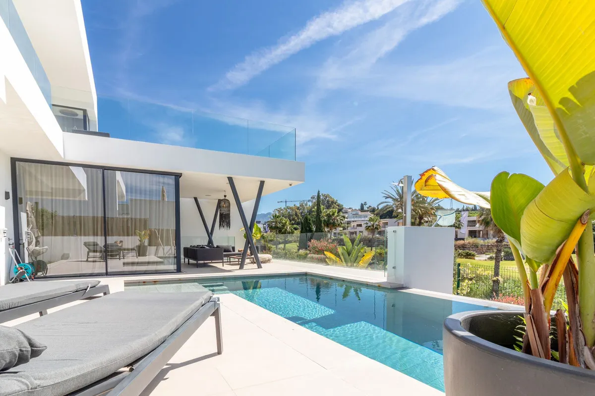 ec13ed1c-9da1-42f2-8227-8adaf86663cf