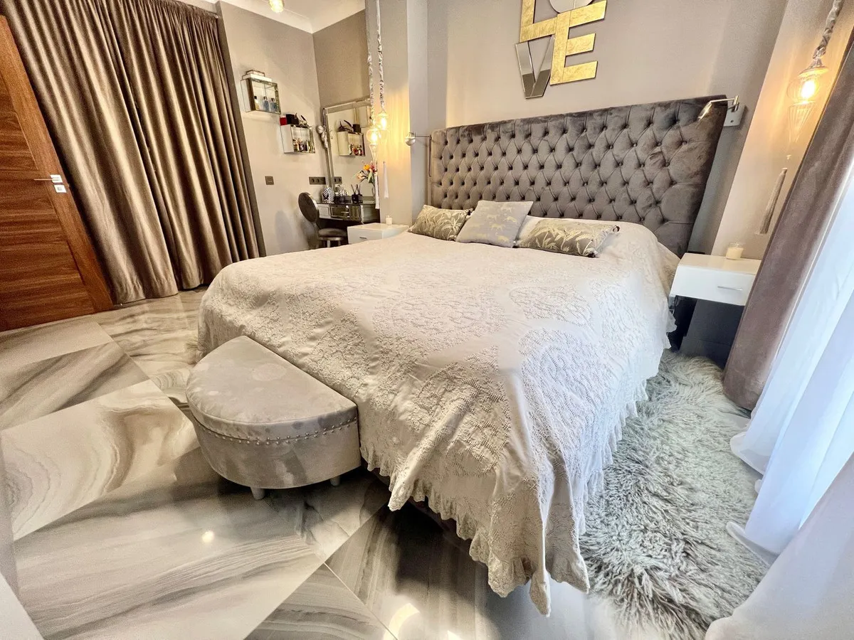 8a189d5f-e200-4f1b-b854-89afeb8b59df