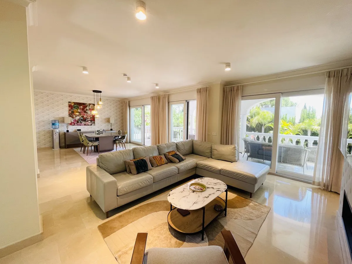 8e571efe-f76a-4a9b-aee5-edf0b658037e