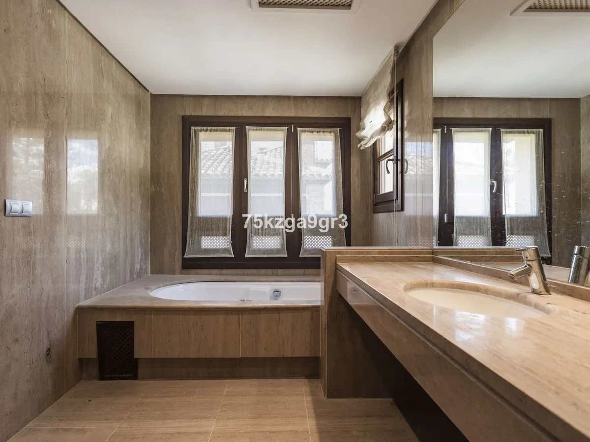 006125f1-369d-4dbd-9853-90d7c44357c6