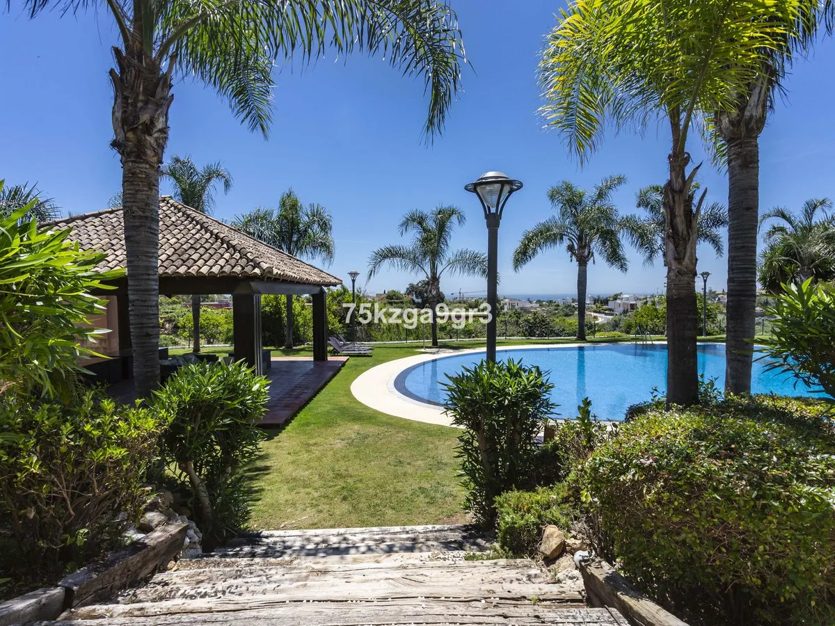 12bc5e61-000f-47a3-a4c4-54288c2186fc