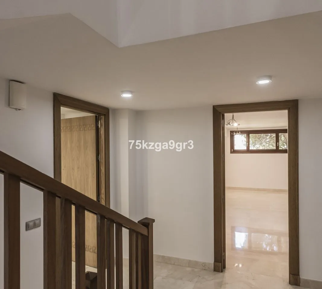 219ca2ff-b272-444d-bf31-71963c8fbd46