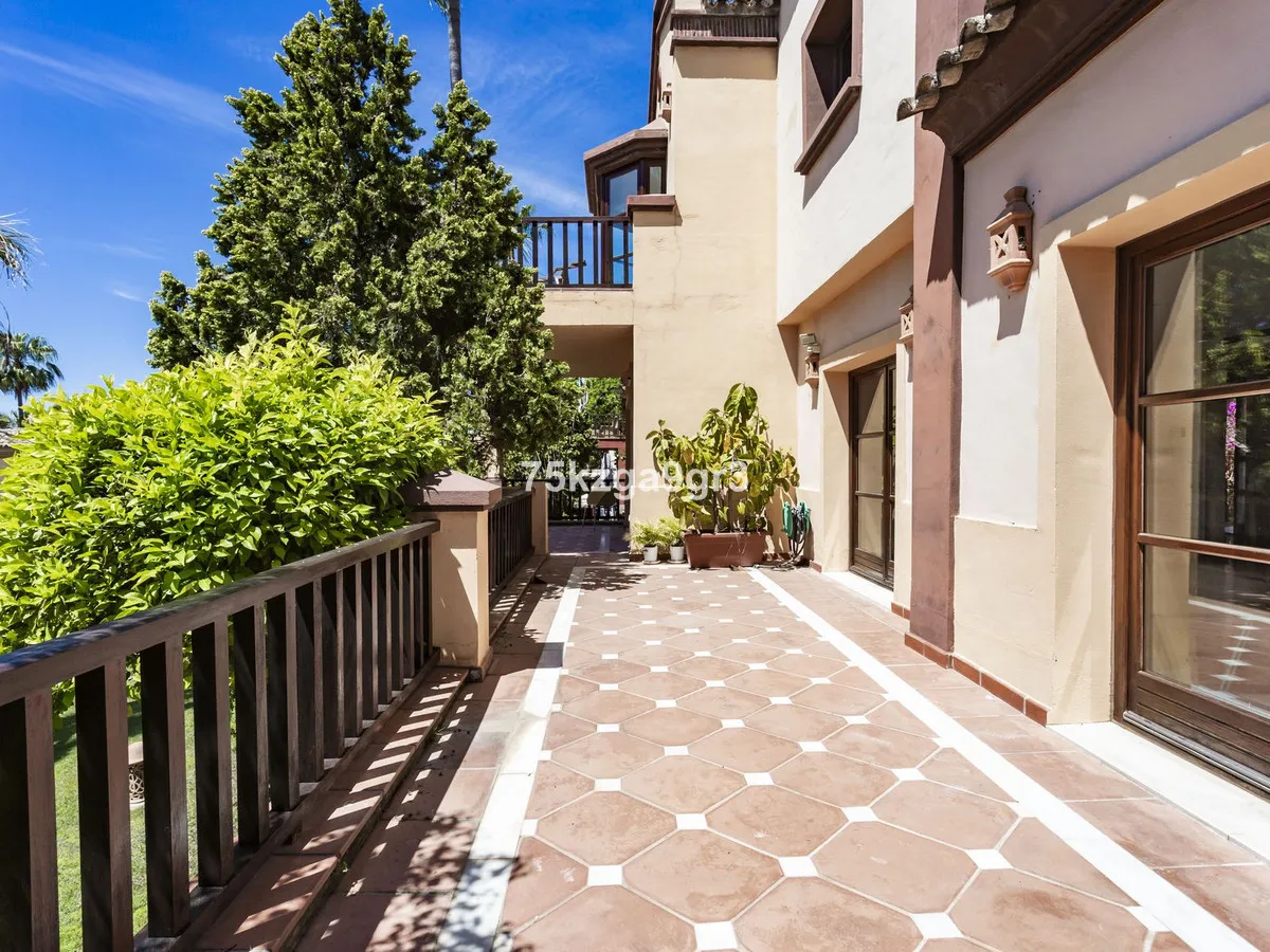 3f298de1-ab72-402f-8ff1-243f89b4d2cb