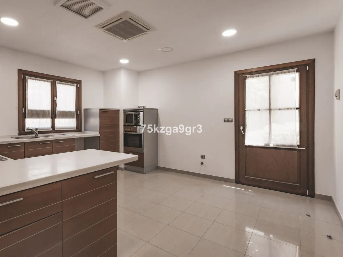 d10e0bb9-73f4-41c1-9ff8-10ceae9e1259