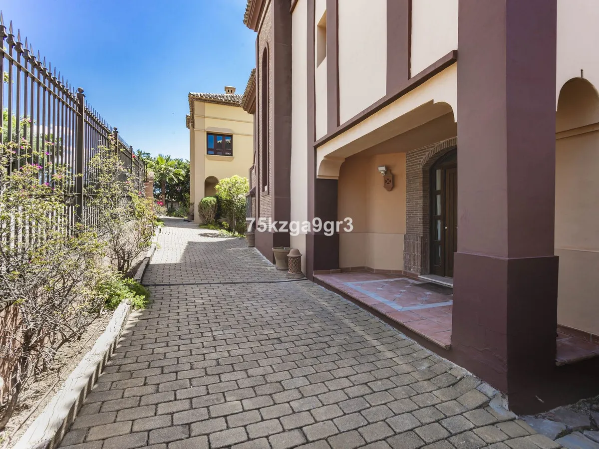 da761cb8-33a2-4ef7-9bfd-800c9cb8bb61