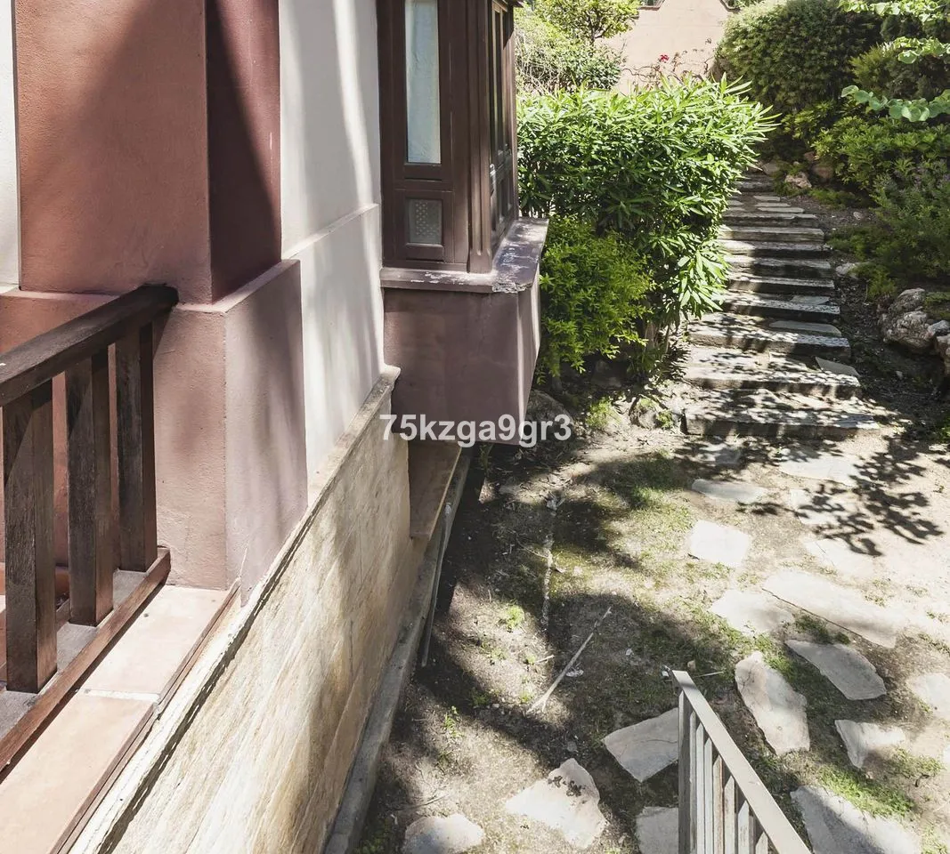 e9a2ff7f-a35a-4a67-9f3c-51bee10be5ef