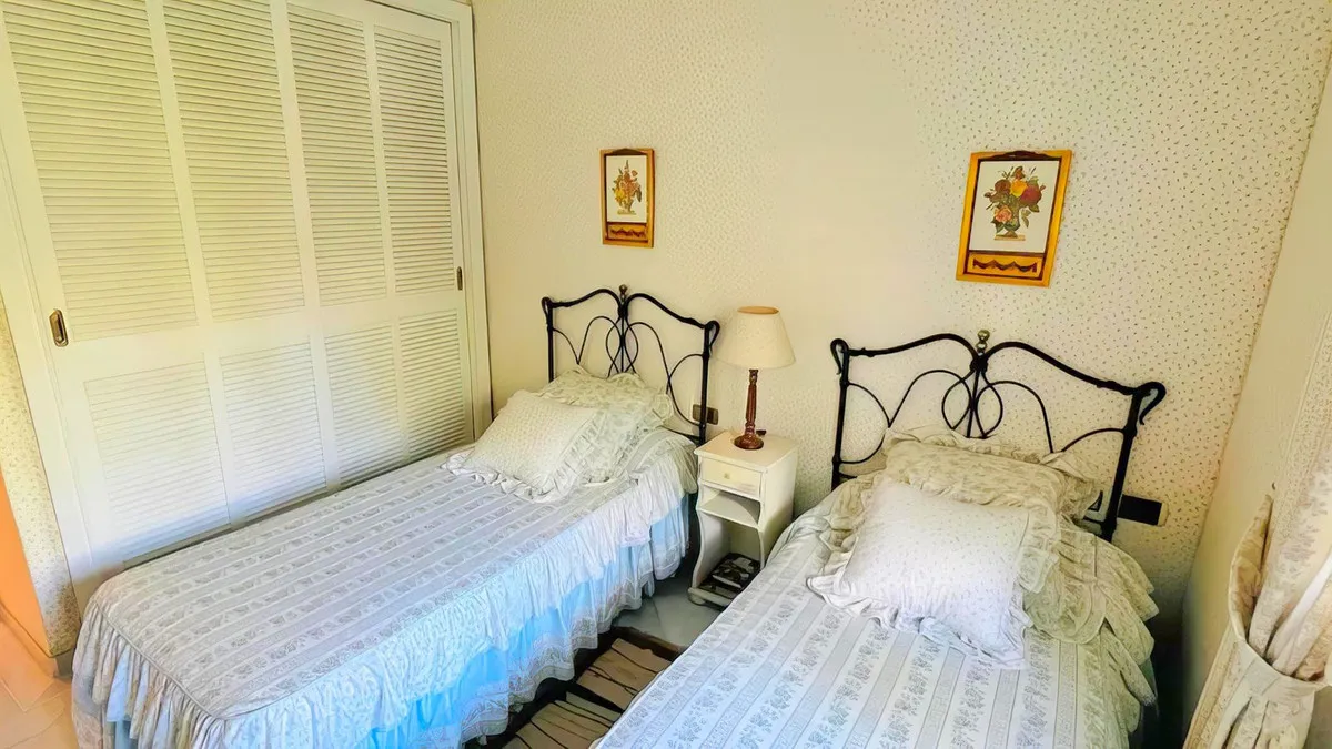 242361b4-aa8b-45ad-ab9c-c6ab6d8a50e3