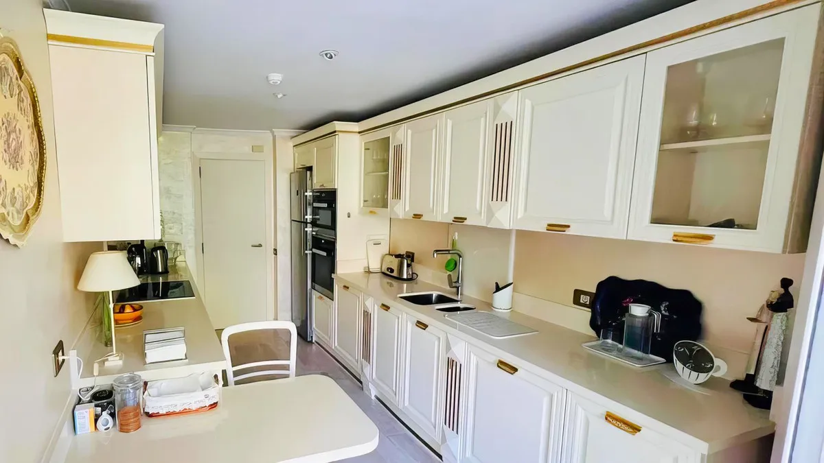 801801a5-d27c-482f-ae48-2e624fea3137