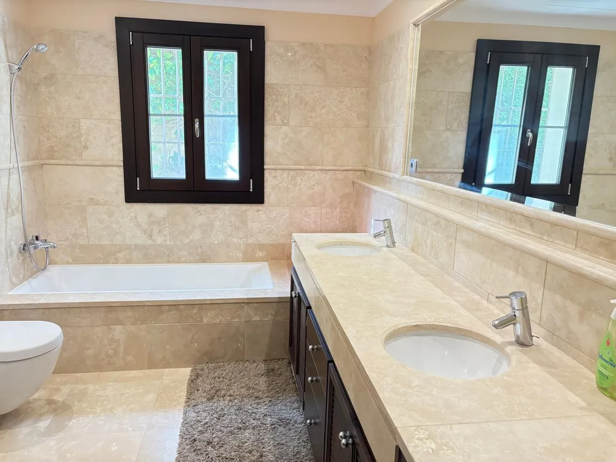 2e137ca8-1052-4ebb-b2bc-1262296e7dc6