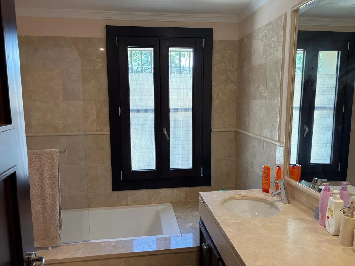 adfbc152-93b8-44ec-a842-8604b24de347