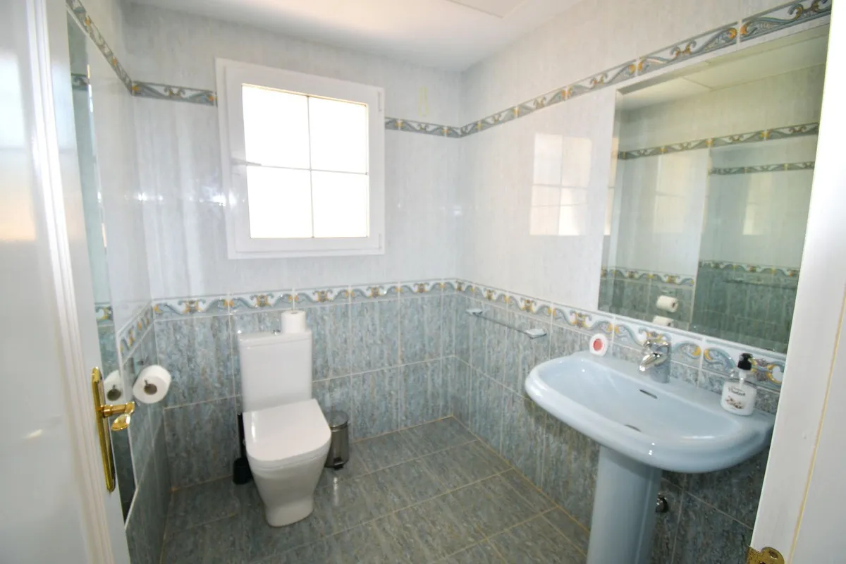 02c5ccec-8bc1-4219-a0a5-056f213a5d91