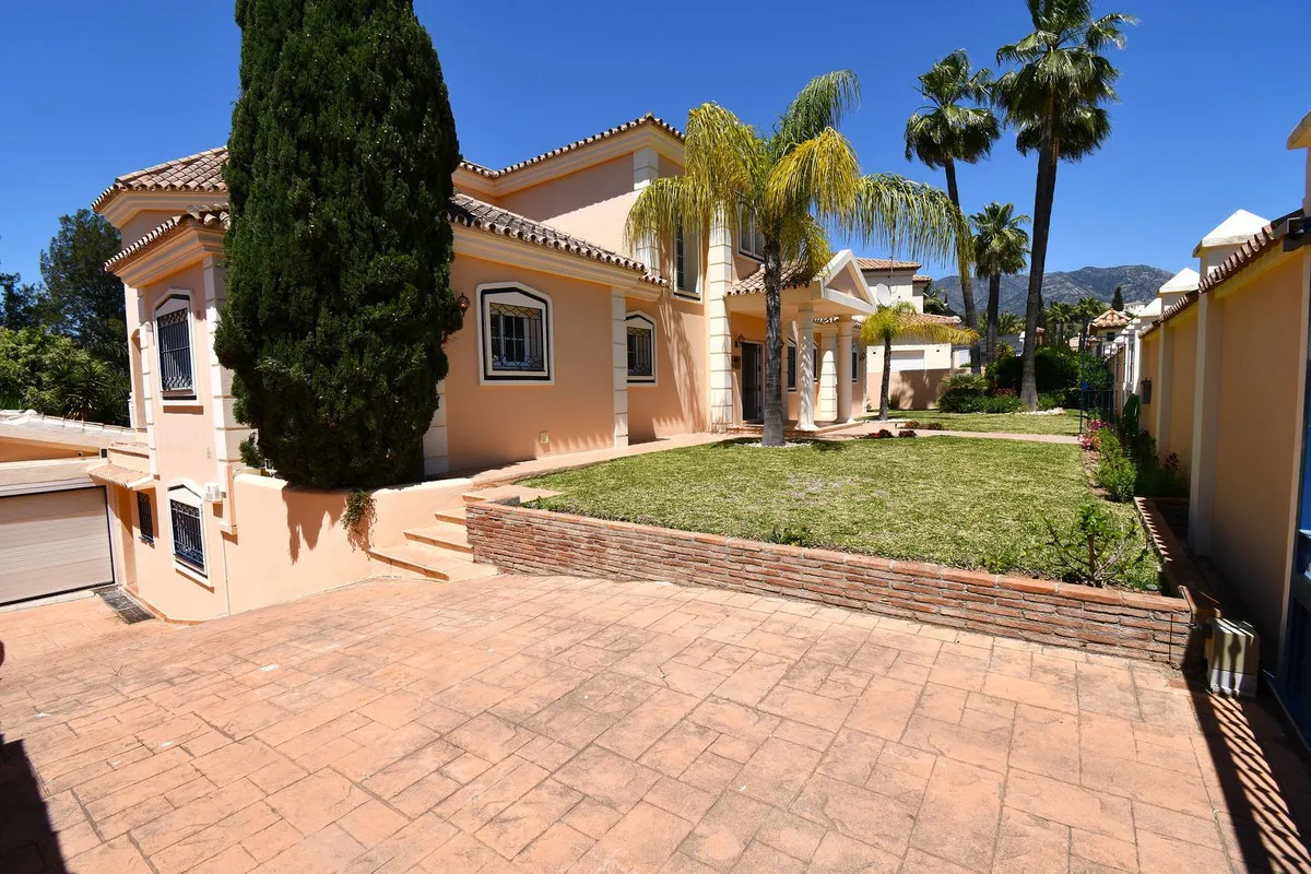 02f1daa2-b436-4bdc-a8e9-ad0a8a6bd0f1