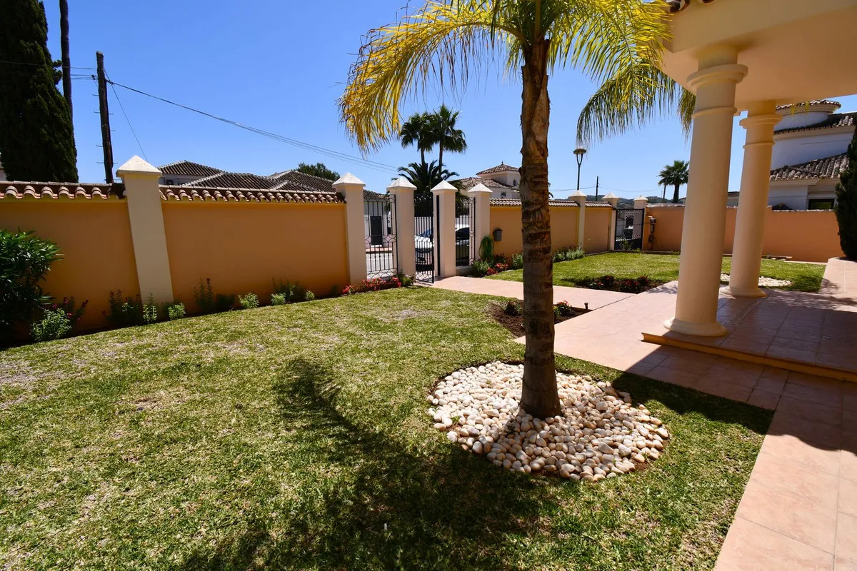 37dd82f6-9126-450a-b1d1-5fbc1eaa28f2