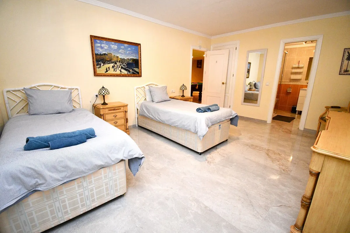 9a51c92c-ed67-40c1-b6fc-b068a36d6404