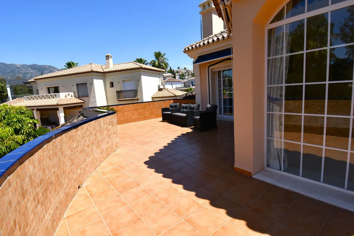 9dc4f7a5-fcd7-43db-9777-83b7eb2cded8