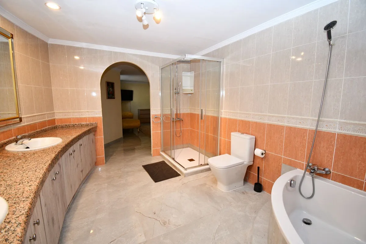 aaf9aed8-caf9-45ca-a871-5e0afd4ea9da